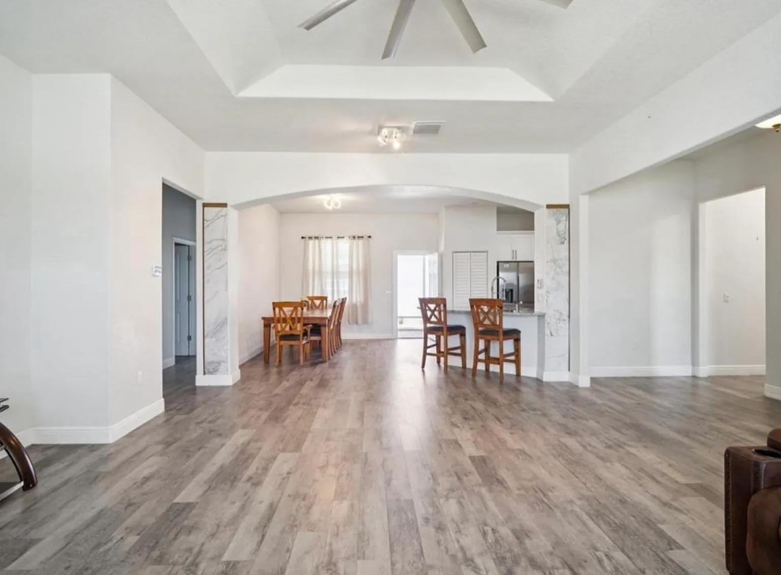 4 bed, 2095 sqft, $3,300 — Photo 4