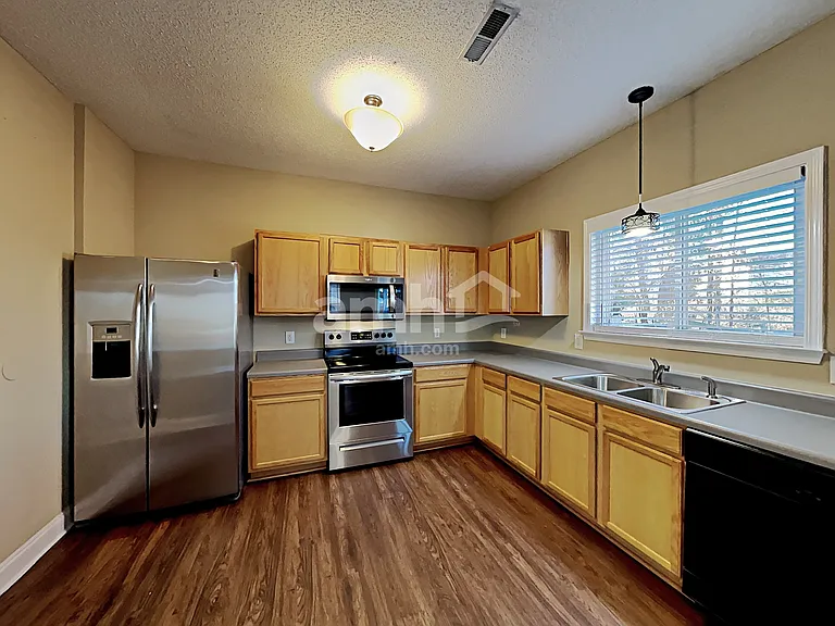13634 Riding Hill Ave — Photo 3
