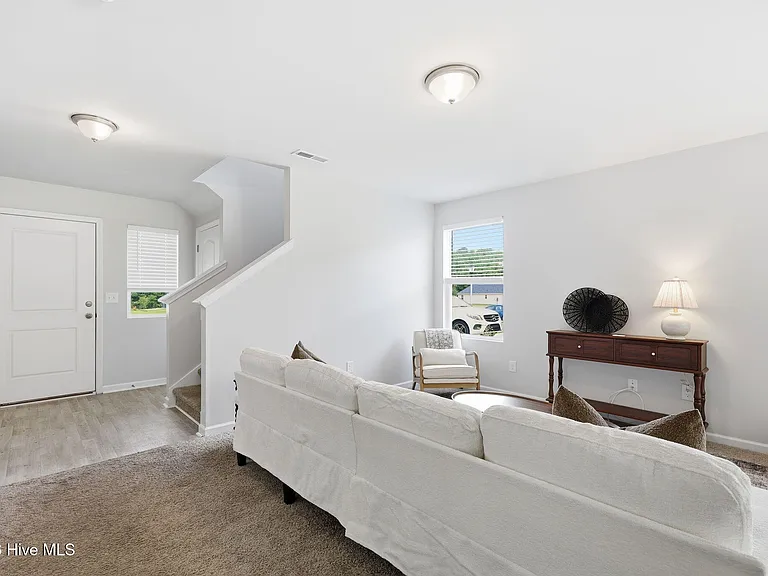 821 Conductor Ct — Photo 5