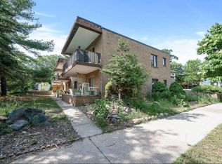 1127 Raymond Ave APT 5, Saint Paul, MN 55108