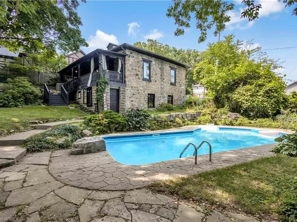 57 Main St, Brant, ON N3L 1E5