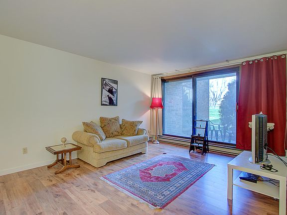 3rd image of 9002 W Lisbon Ave Unit 101