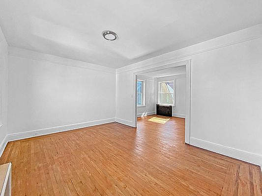 3rd image of 83-24 Dongan Ave #5