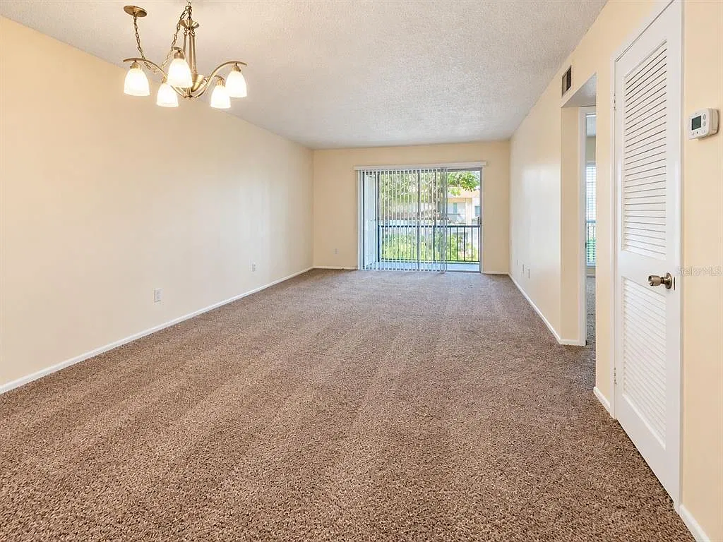 2 bed, 2.0 bath, 1100 sqft, $1,700 — Photo 2