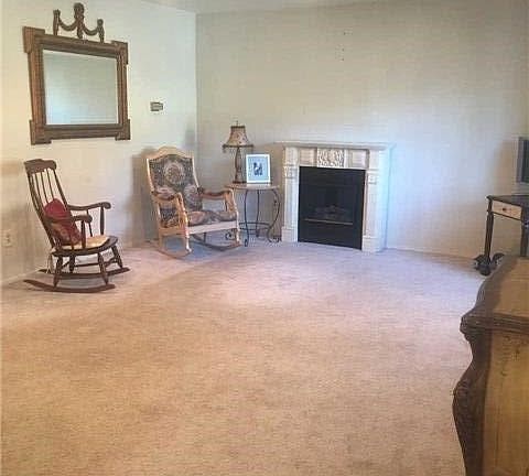 3rd image of 2 Woodmont Ct