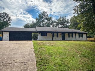 1400 Woodland Hills Dr, Whitehouse, TX 75791