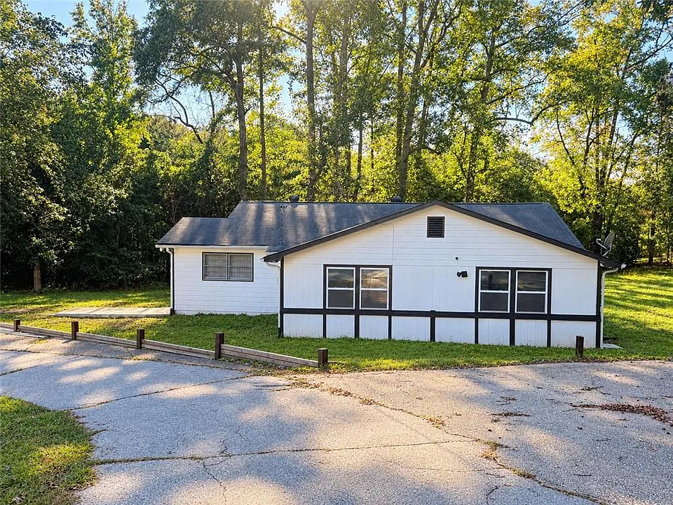 1033 Highway 155 N #A