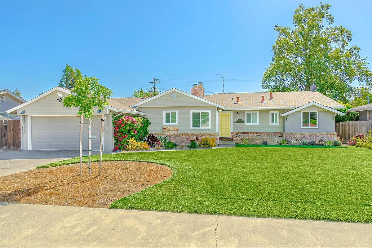 1205 Rancho Way photo 1