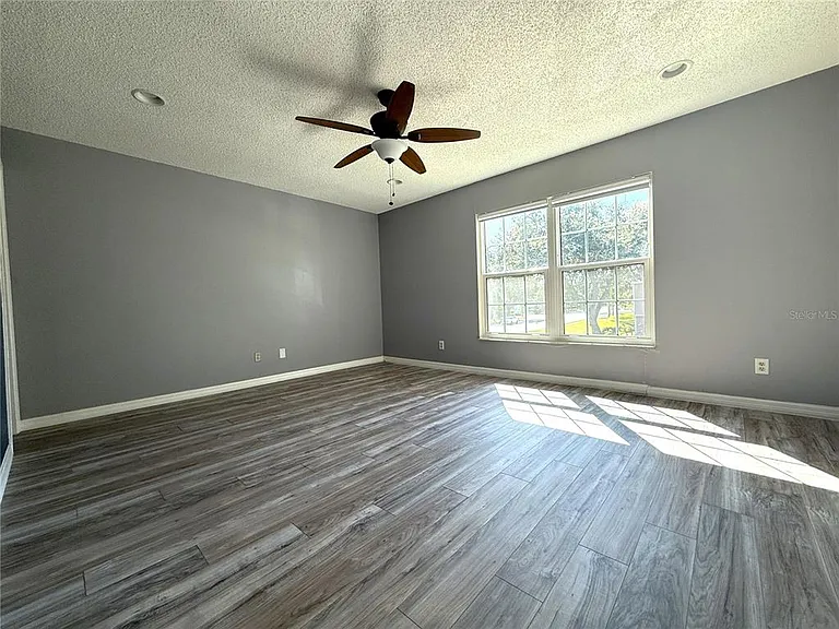 16335 Rambling Vine Dr W — Photo 17