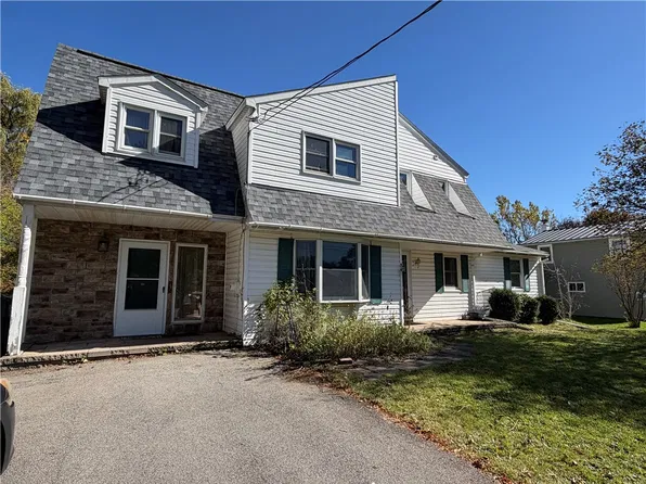58 Gannett Rd, Farmington, NY 14425