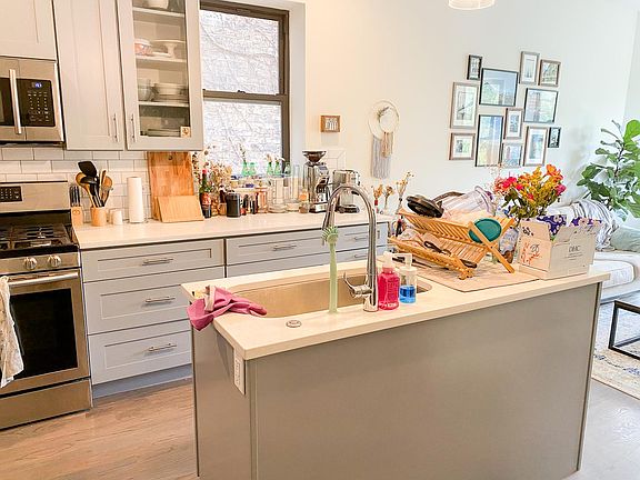 3rd image of 2852 W Shakespeare Ave APT 2