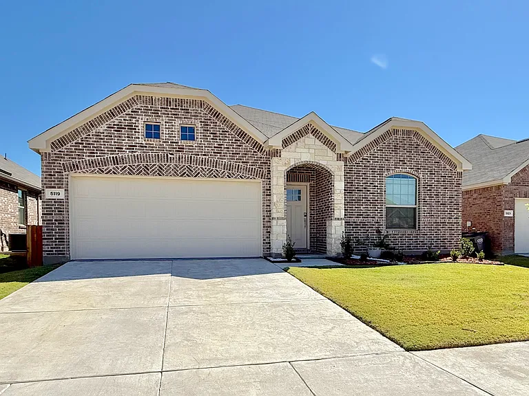 5119 Penrose Dr — Photo 2