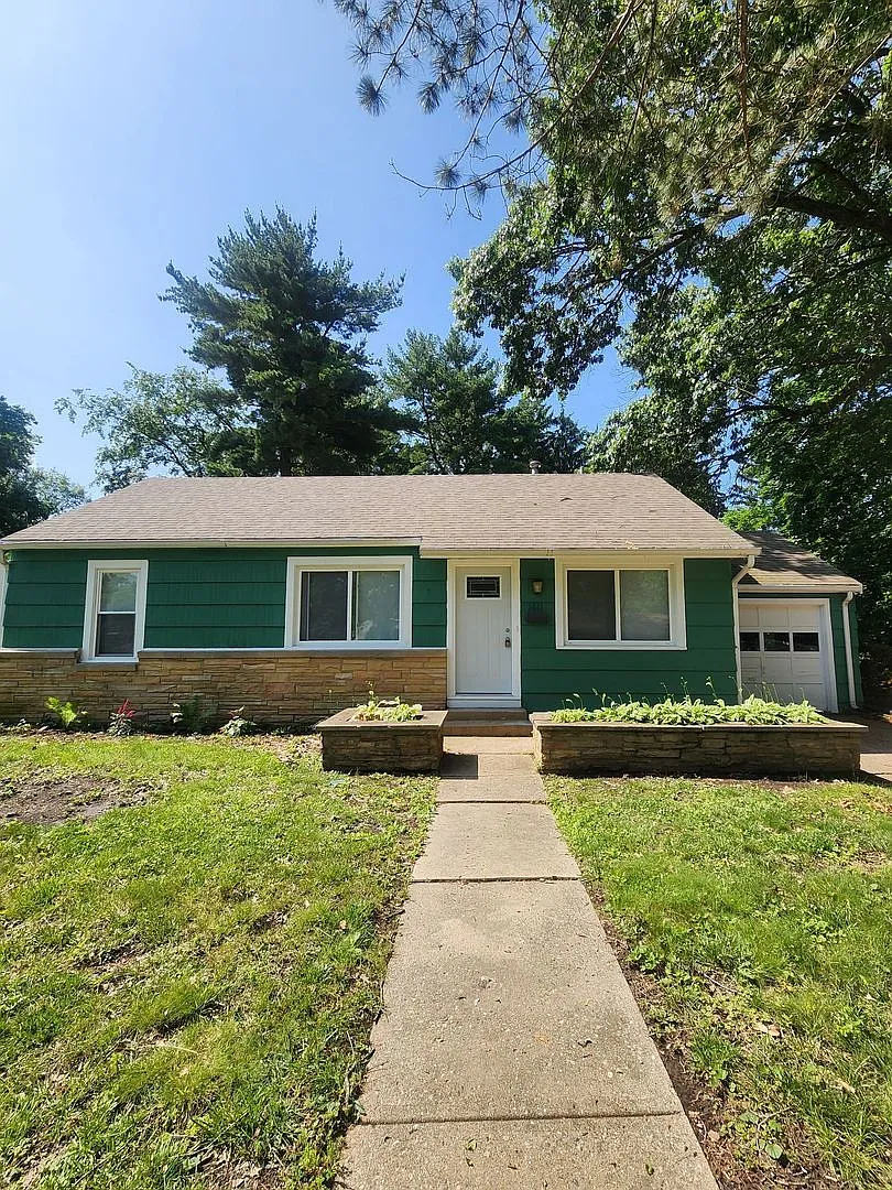 1611 W White St photo 1