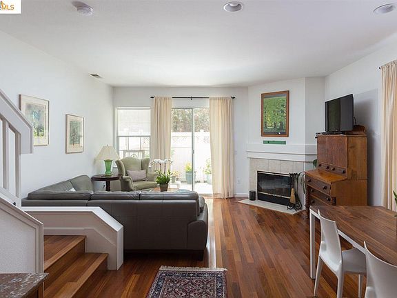 4th image of 2530 Beach Head Way