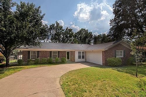 1st image of 7024 Oakland Ln