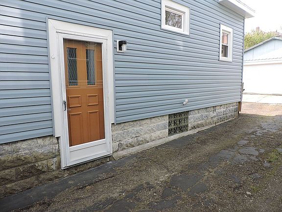 2nd image of 823 Ardmore Ave
