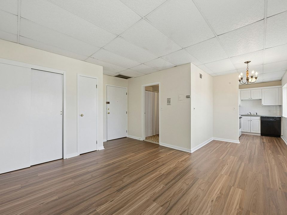 1st image of 549 E 4th St APT D5
