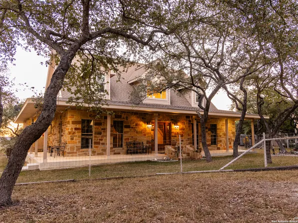 488 Phillip, Pipe Creek, TX 78063