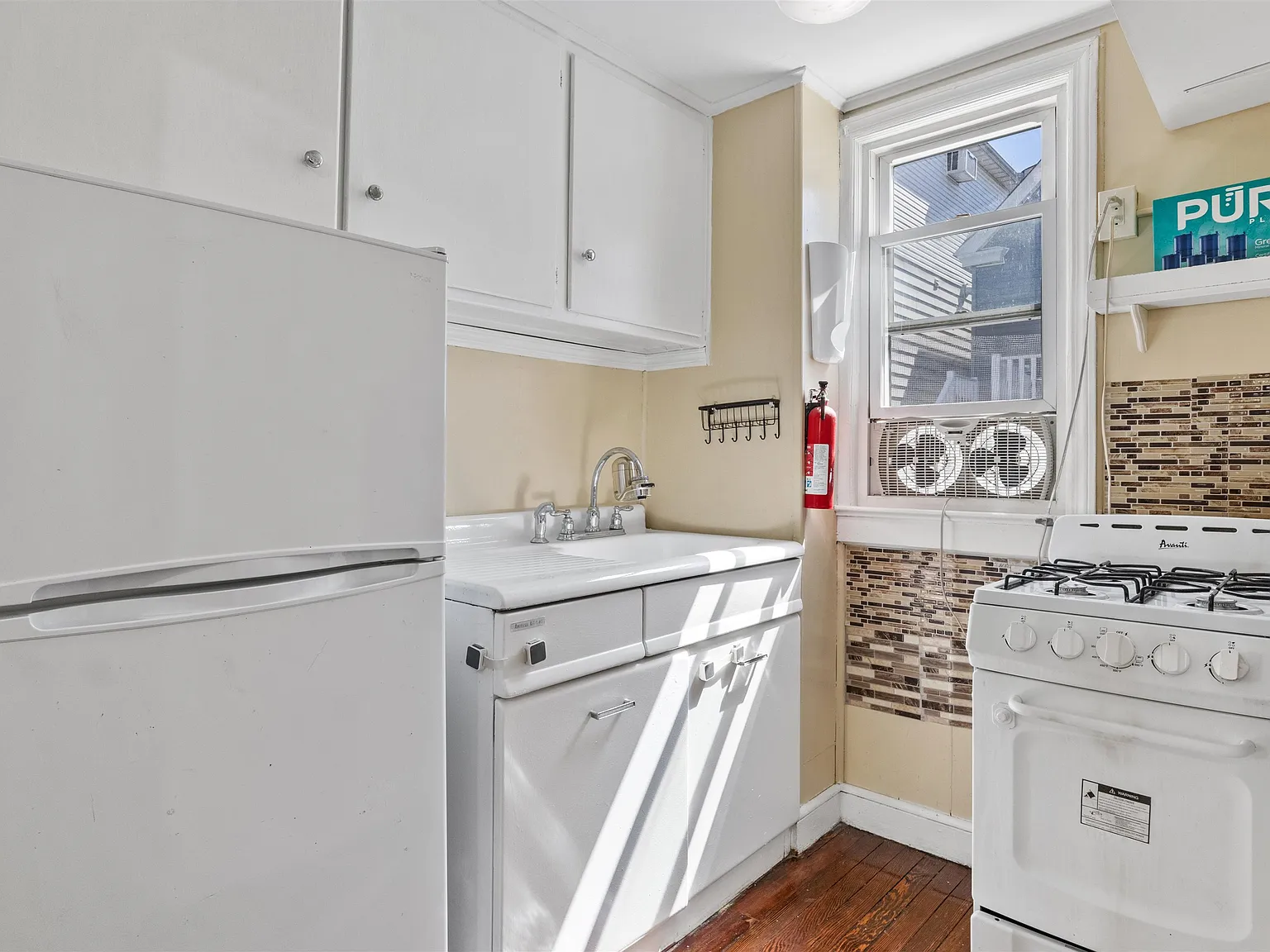 1 bed, 1.0 bath, $1,600 — Photo 4
