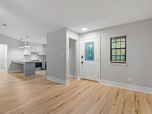 5th image of 1743 Brookside Blvd
