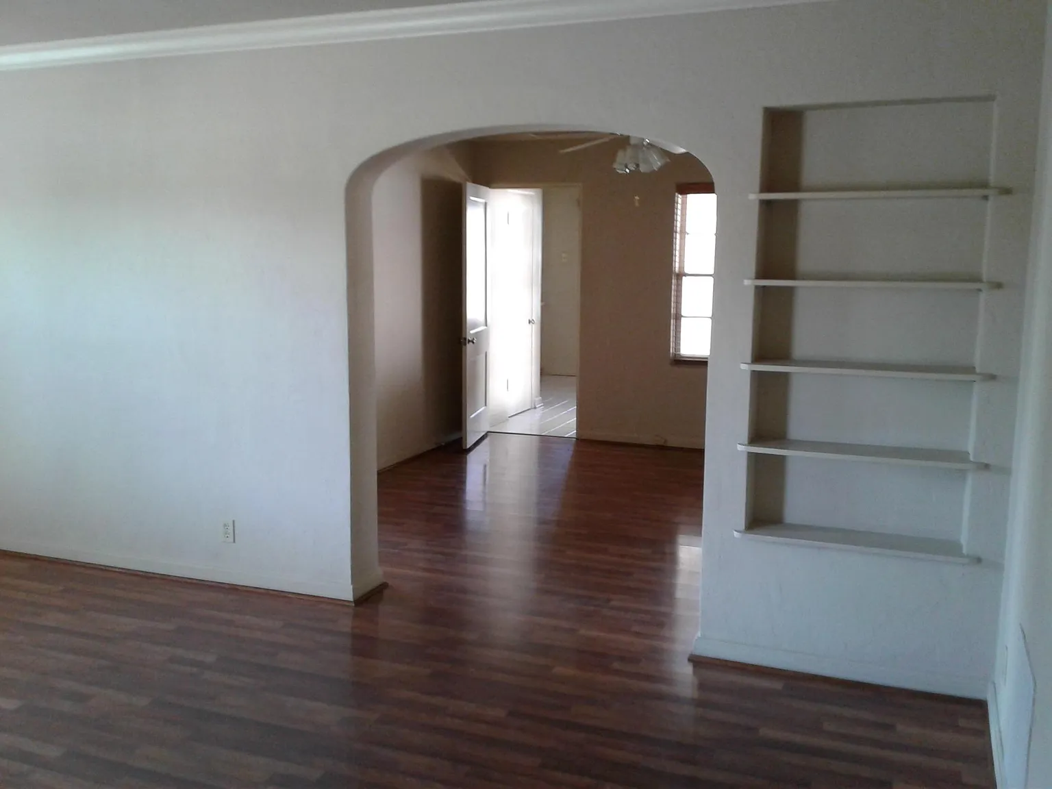 3 bed, 1406 sqft, $2,350 — Photo 3