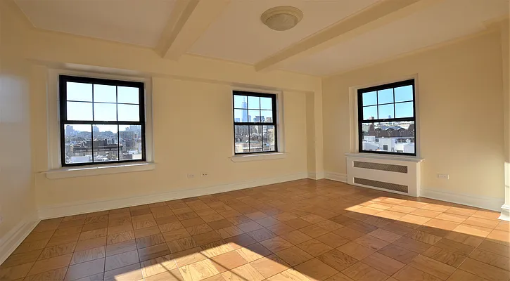 Rented by Manhattan Realty Group | media 11