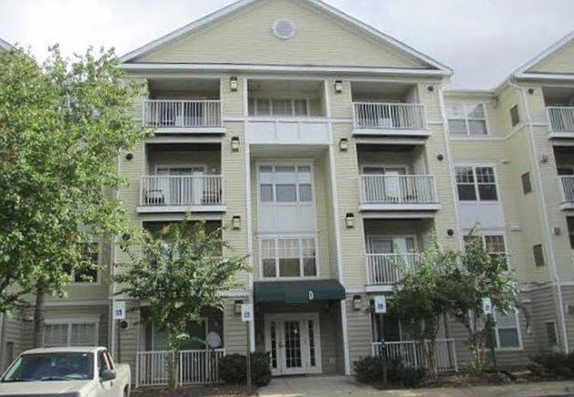 2nd image of 14200 Farnsworth Ln APT 204