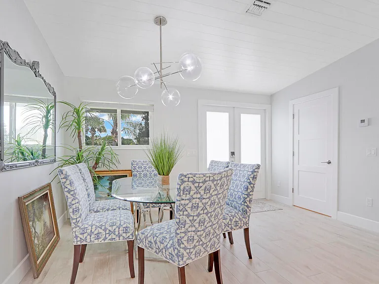 27 Willow Rd — Photo 8