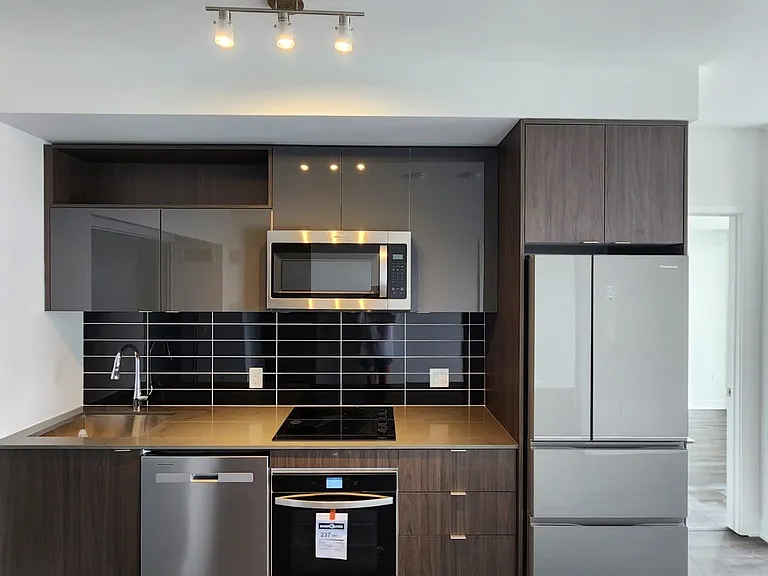 70 Princess St #2606-E — Photo 2