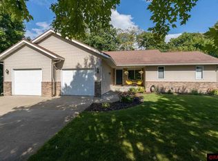 2327 Northridge Dr, North Mankato, MN 56003