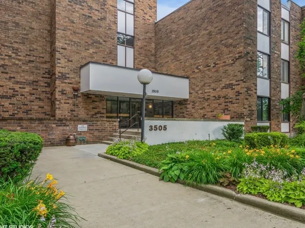 3505 Lakeview Dr APT 105, Hazel Crest, IL 60429
