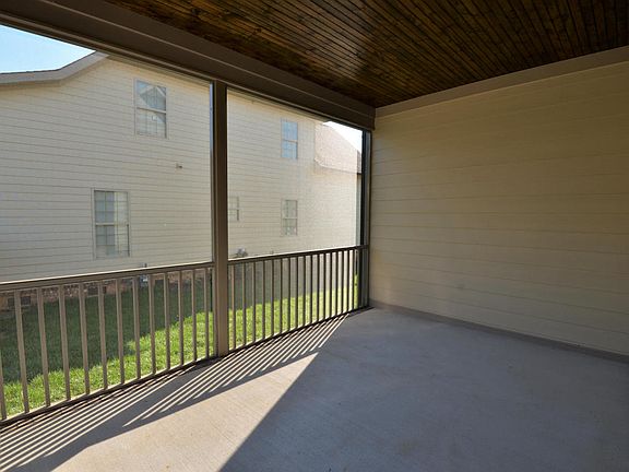 3rd image of 1204 Hidden Creek Dr