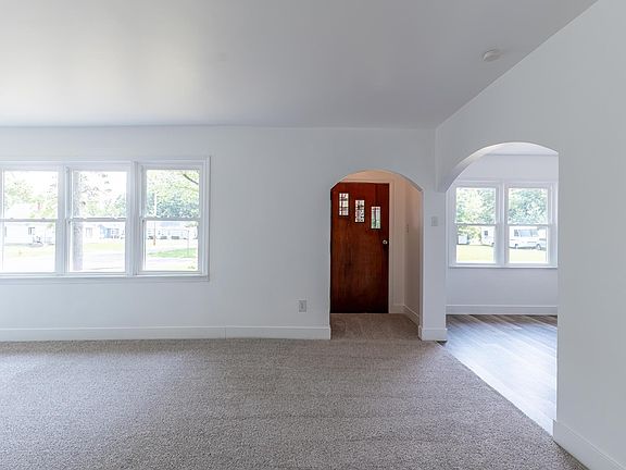 5th image of 4602 Euclid Ave
