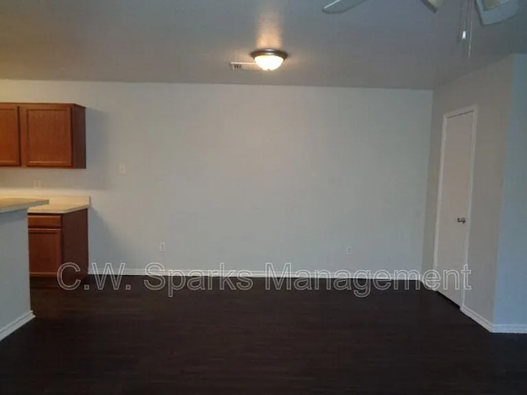 13651 Biggs St — Photo 35