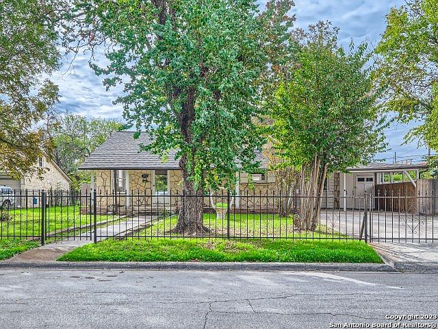 1st image of 292 Lovera Blvd