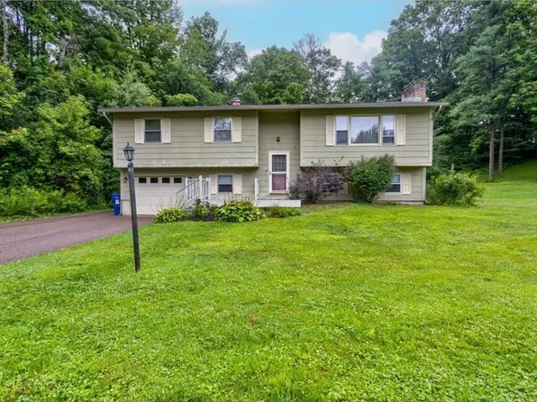29 Athens Drive, Essex Junction, VT 05452