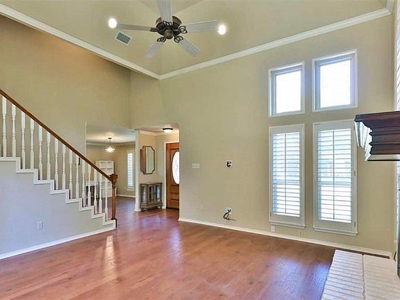 4th image of 3965 Bay Hill Dr