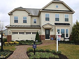 2078 Bagpipe Ln, Waldorf, MD 20601