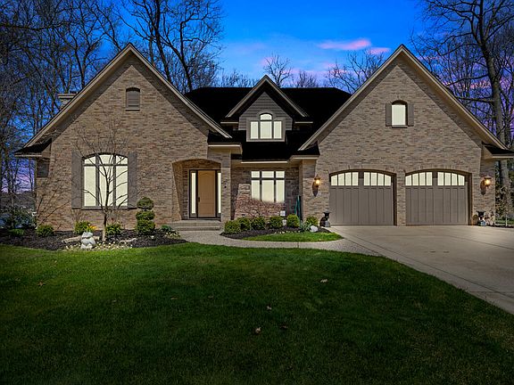 2nd image of 823 Barkentine Dr