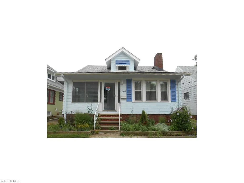 1098 E 171st St photo 1