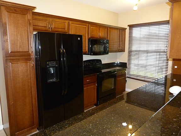 3rd image of 455 Madina Cir