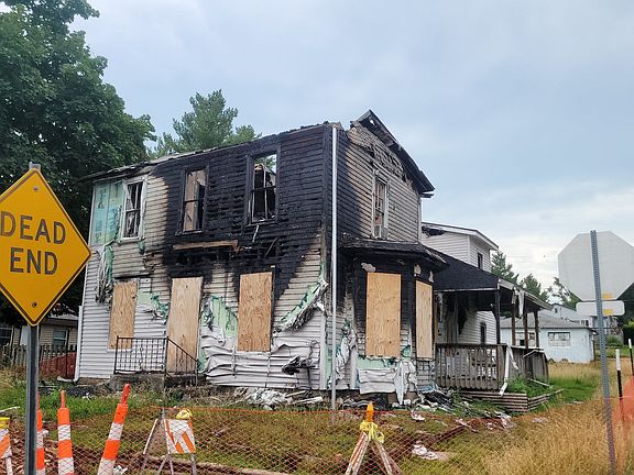 2nd image of 802 3rd St