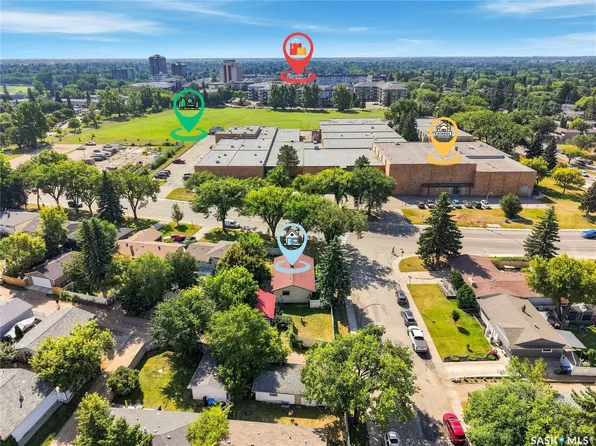 2301 Taylor Street E, Saskatoon, SK S7H 1W8