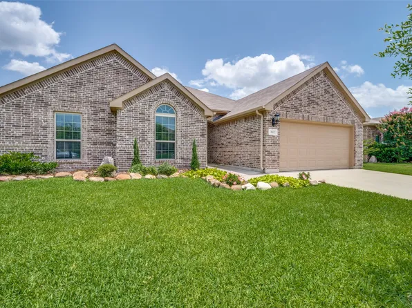 3512 Meadowtrail Ln, Denton, TX 76207