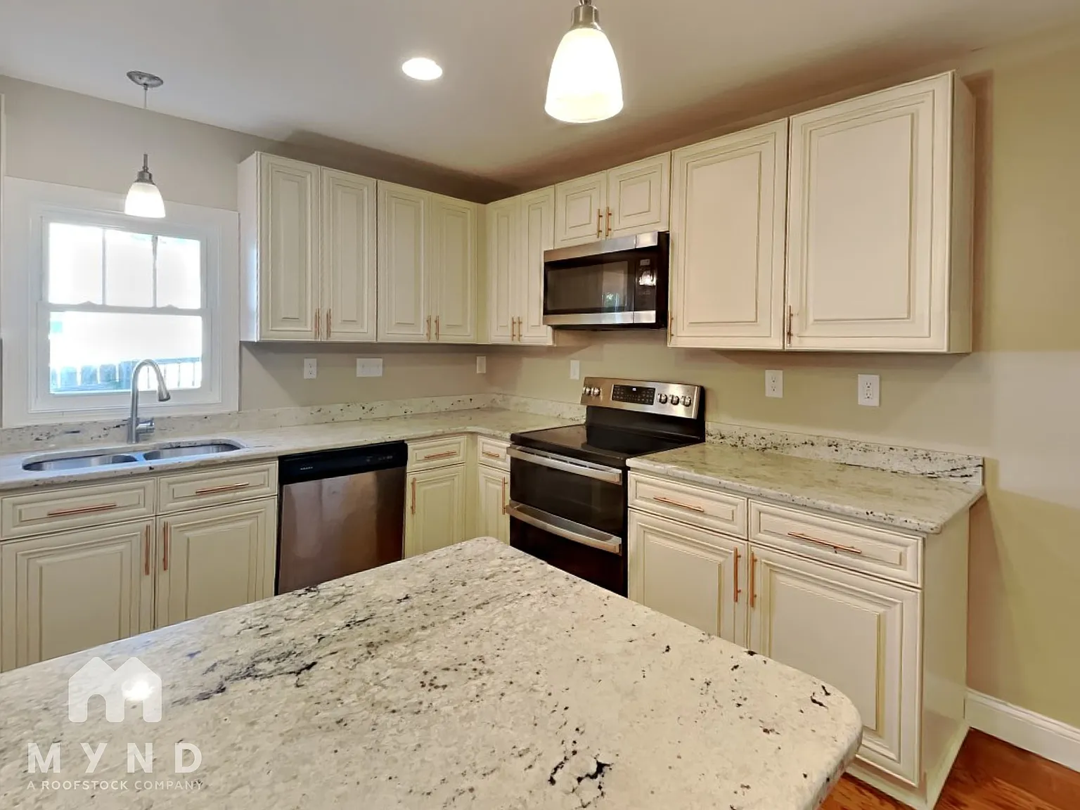 4 bed, 3.0 bath, 2764 sqft, $2,845 — Photo 4