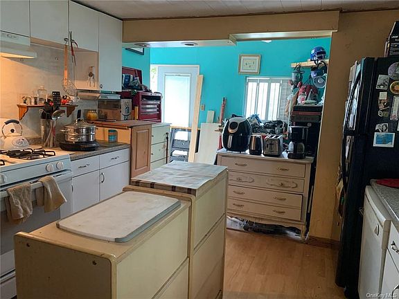 4th image of 9 S Dix Ave