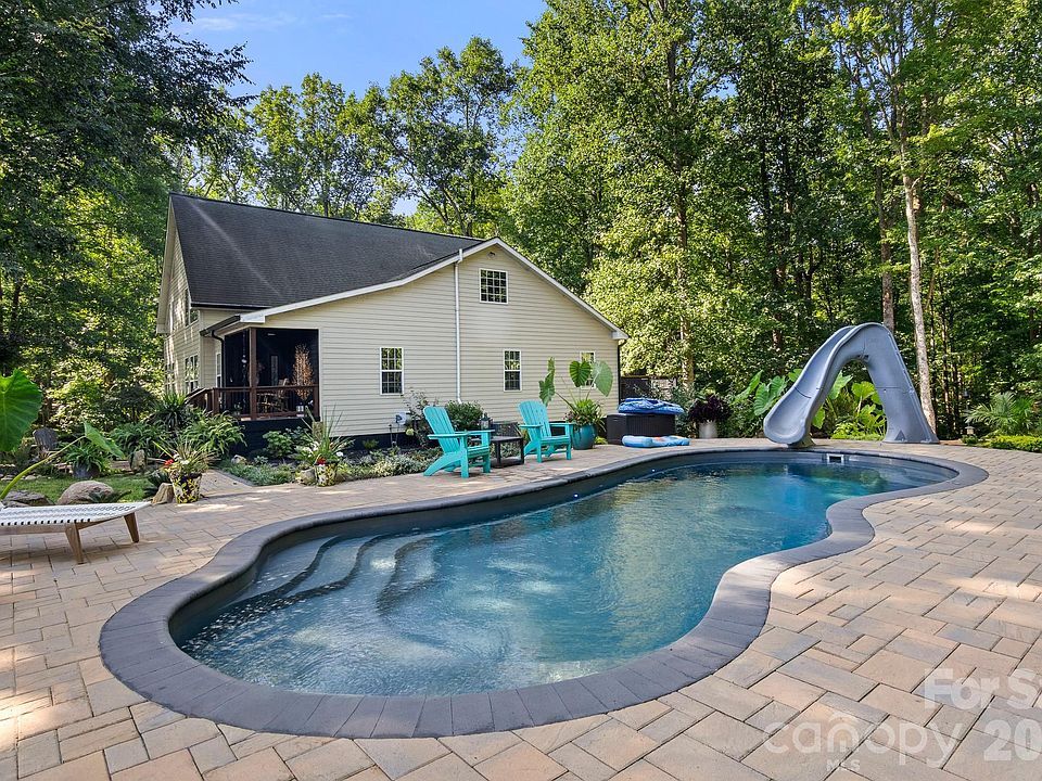 1st image of 613 Perry Rd