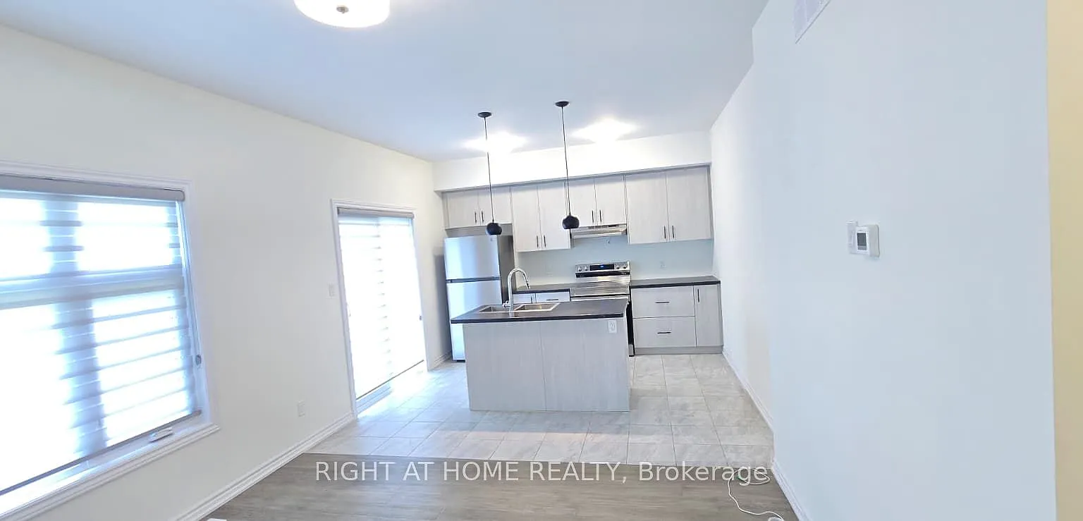 3 bed, $2,400 — Photo 4