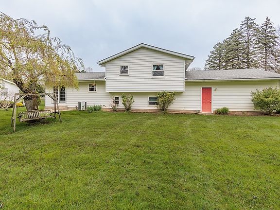 4th image of 1398 Faymont Dr