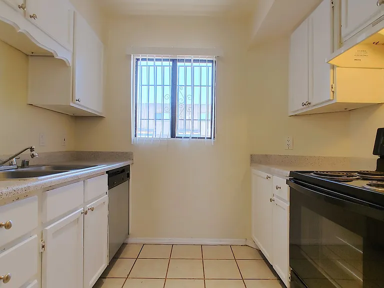 1110-1112 1114 Ortiz Dr — Photo 5
